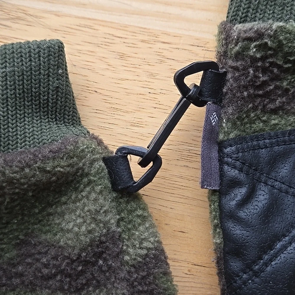 Columbia Youth Large Camouflage Knit Gloves Big Kids Boys Unisex Colors